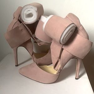 Suede pale pink Bow pumps